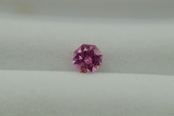 Strong Pink Sapphire - Octagon - 1.15 ct - COR authenticated