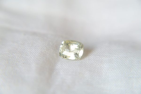 Blueish Sapphire - Rectangular - 1.25 ct - COR authenticated