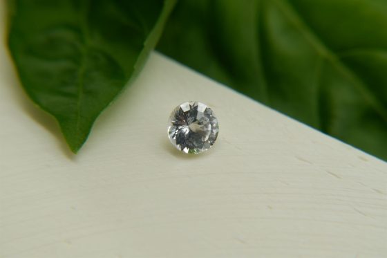 Pastel Yellow Handcrafted Sapphire - Round - 0.96 ct - COR authenticated