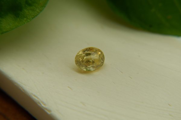 Intense Neon Yellow Sapphire - Oval - 1.15 ct - COR authenticated