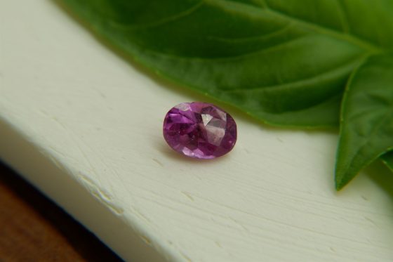 Purplish-Pink/Violet Sapphire - Oval - 1.30 ct