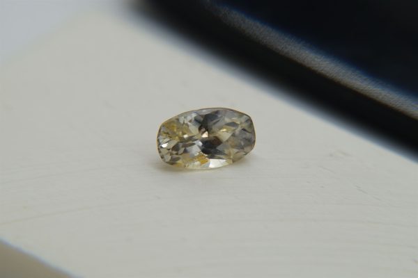 Pastel Yellow Sapphire - Rectangular - 2 ct