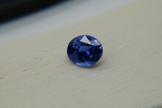 Neon Cornflower Blue Sapphire - Oval - 2.75 ct - AGL certified