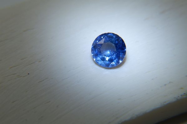 Neon Sky Blue Sapphire - Round - 1.75 ct