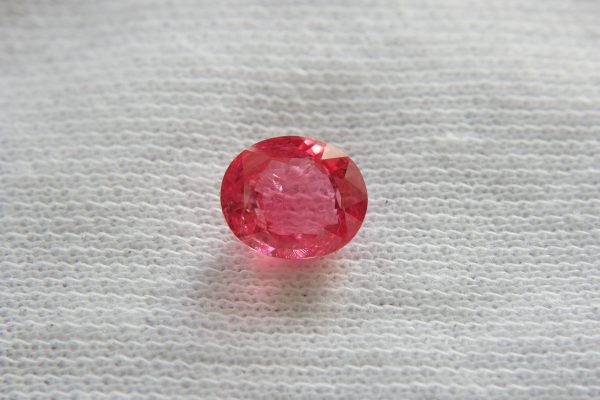 Spinel - 1.58 ct orangish-red from Tanzania - Now Available