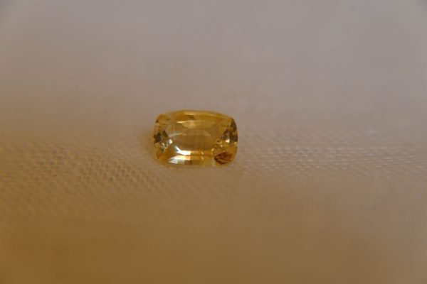 Pastel Yellow Sapphire - Rectangular - 1.45 ct - COR authenticated
