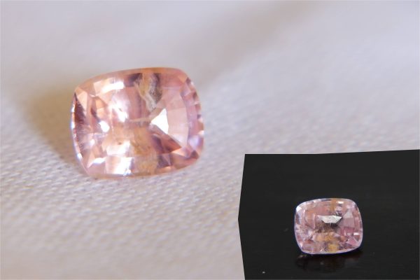 Padparadscha Sapphire - Rectangular - 0.87 ct - CSL certified